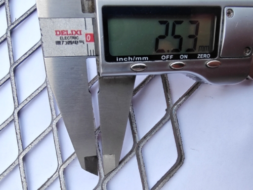 20×40mm×2.0厚重型鋼板網(wǎng)