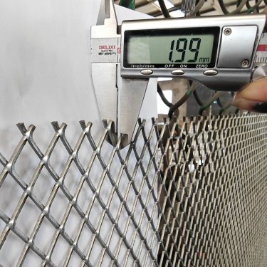 1系鋁板15×25m孔，2mm厚鋁板網(wǎng)