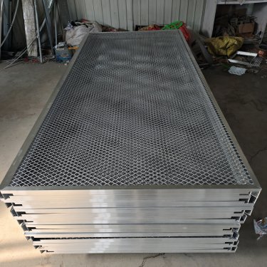 1系鋁板18×30m孔鋁板網(wǎng)