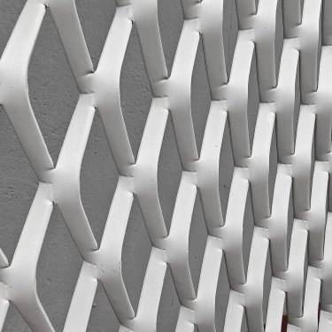 1系噴涂幕墻裝飾鋁板網(wǎng)40*80孔